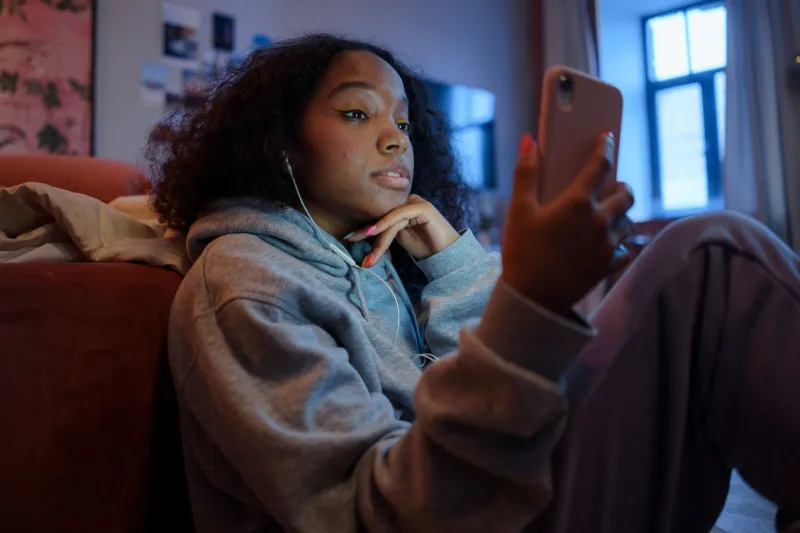 Familiar Strangers: Why the People in Your Teen's Friends List May Not Be Who You Think
